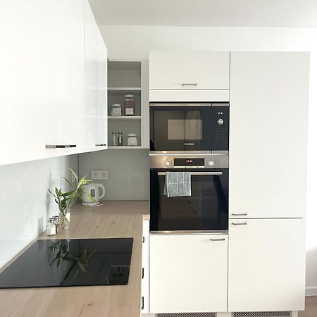 Elegant Escape Apartment III - Free Parking, Easy Access To City Center Bratysława Zewnętrze zdjęcie