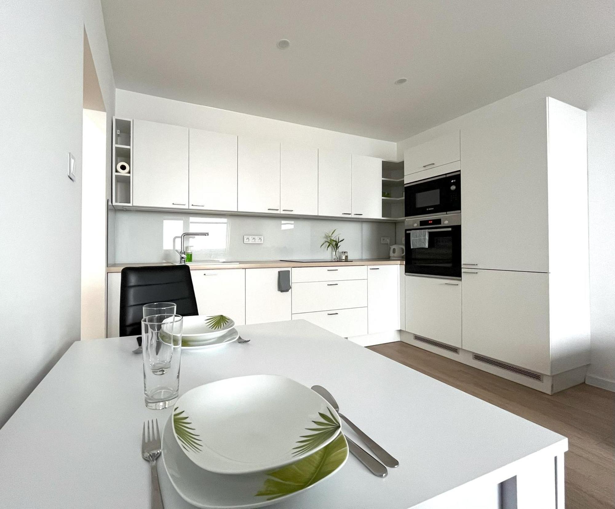 Elegant Escape Apartment III - Free Parking, Easy Access To City Center Bratysława Zewnętrze zdjęcie