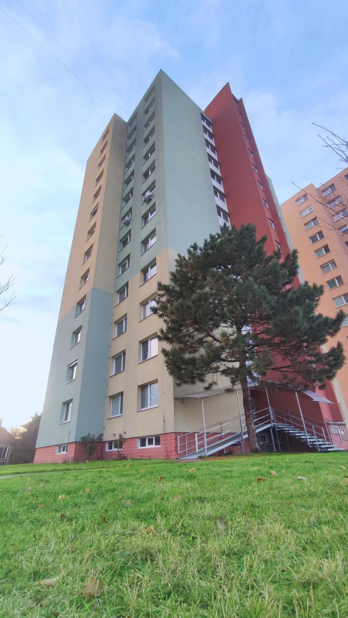 Elegant Escape Apartment III - Free Parking, Easy Access To City Center Bratysława Zewnętrze zdjęcie